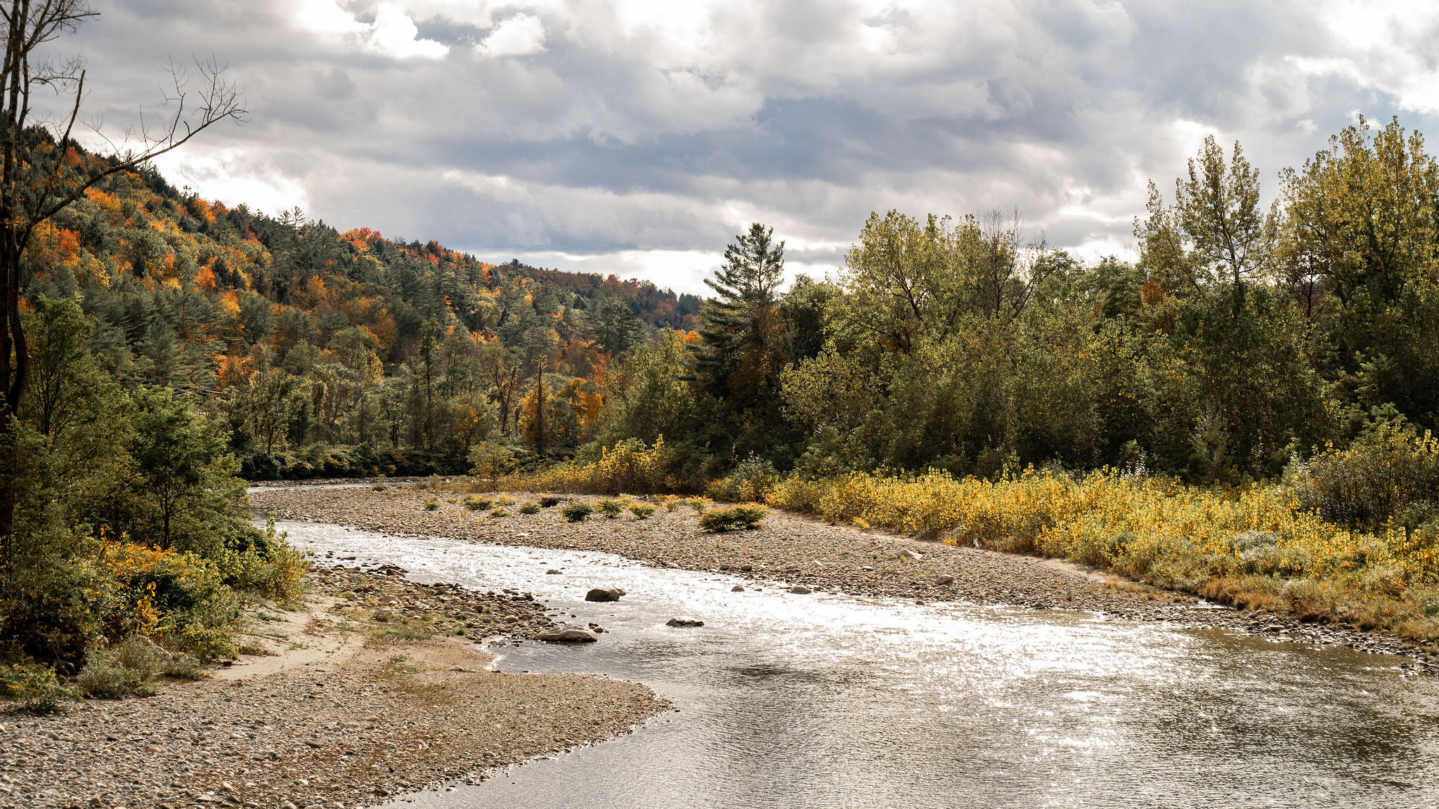 The Cobble House fly fishing reach along the White River in the autumn.